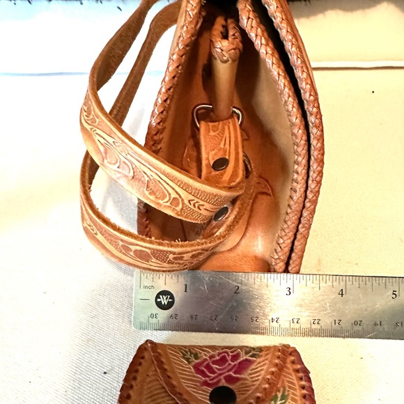 👜VGUC Hand Tooled Vintage Leather Purse and Coin Purse - Picture 9 of 12